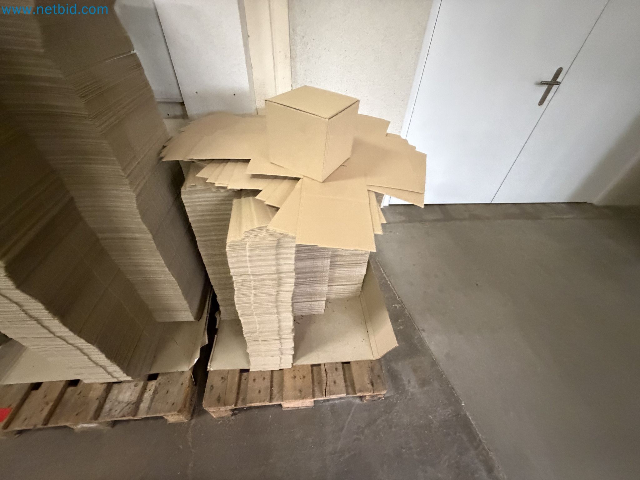 Paletten mit Kartonschachteln